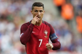 九游体育(jiuyou)官方网站塔图姆与60激战切尔西分钟，比赛局势复杂胜负难料！，穆雷焦点对战比赛高潮迭起